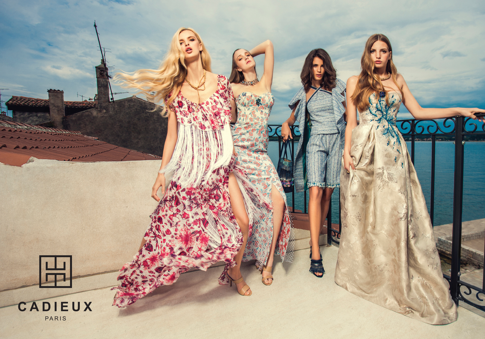 Dizajn plakata za Cadieux Paris. Na slici vidimo četiri manekenke u odjeći Cadieux Parisa.